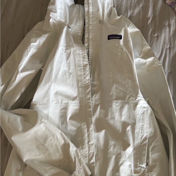 Patagonia Women’s Rain Coat - Picture 7 of 8